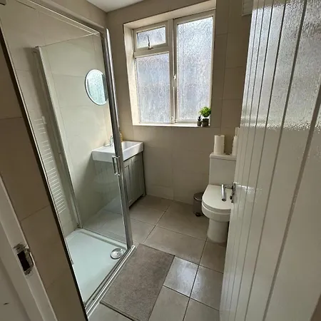 Central & Cozy 3Br Apt - High Chair - Free Parking London Exterior photo