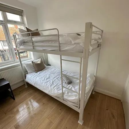 Central & Cozy 3Br Apt - High Chair - Free Parking London Exterior photo